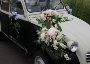 Voiture de la mariée côté fleurs creation votre fleuriste à Mably