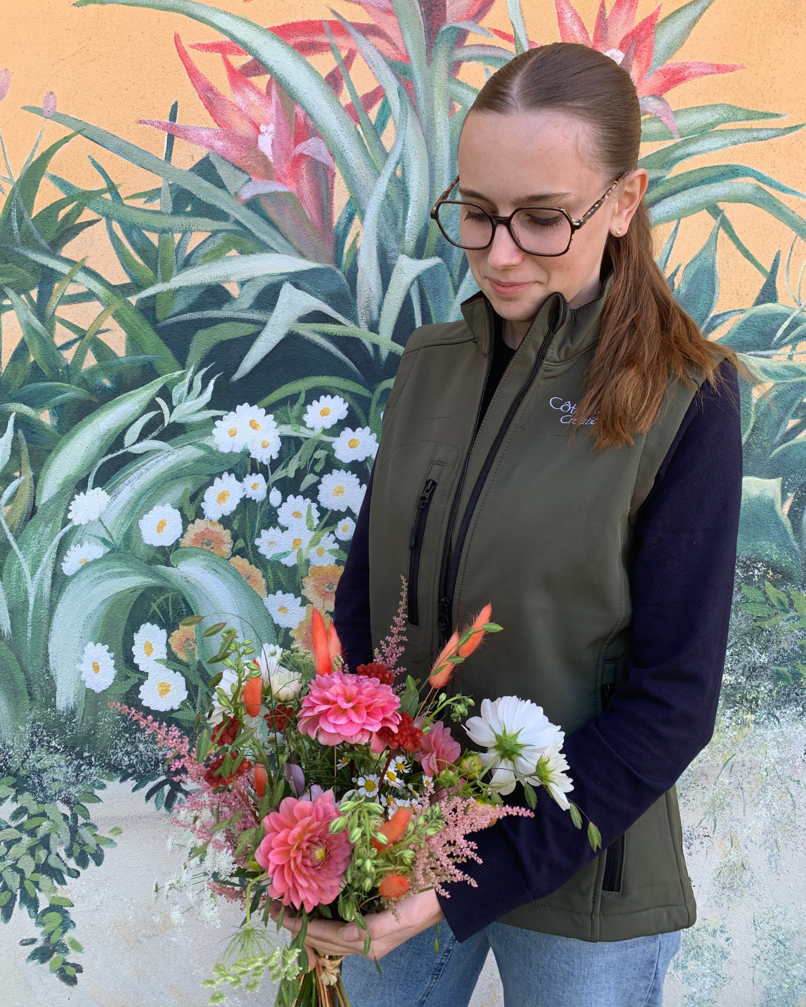 Jeanne, fleuriste chez Végétalis. Fleuriste à Roanne 42300