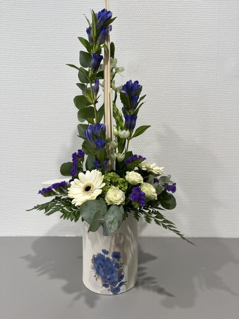 Composition florale fête des mères - Fleuriste Végétalis Roanne